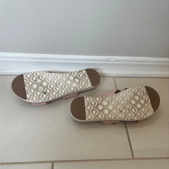 Catherine Malandrino Pink and Brown Sandals Minimalist Design - Picture 4 of 4